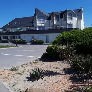 https://lestrevet-les-pieds-dans-l-eau.inbrittany.com